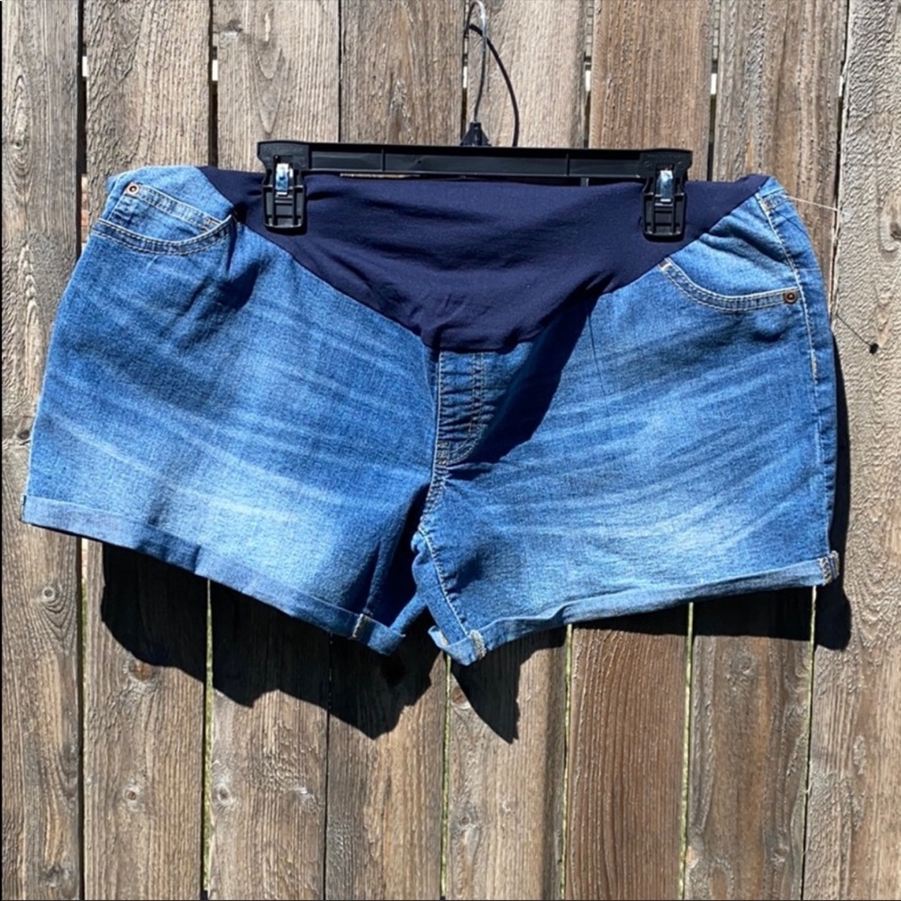 Time and Tru Maternity Over the Belly Shorts - Picture 6 of 6